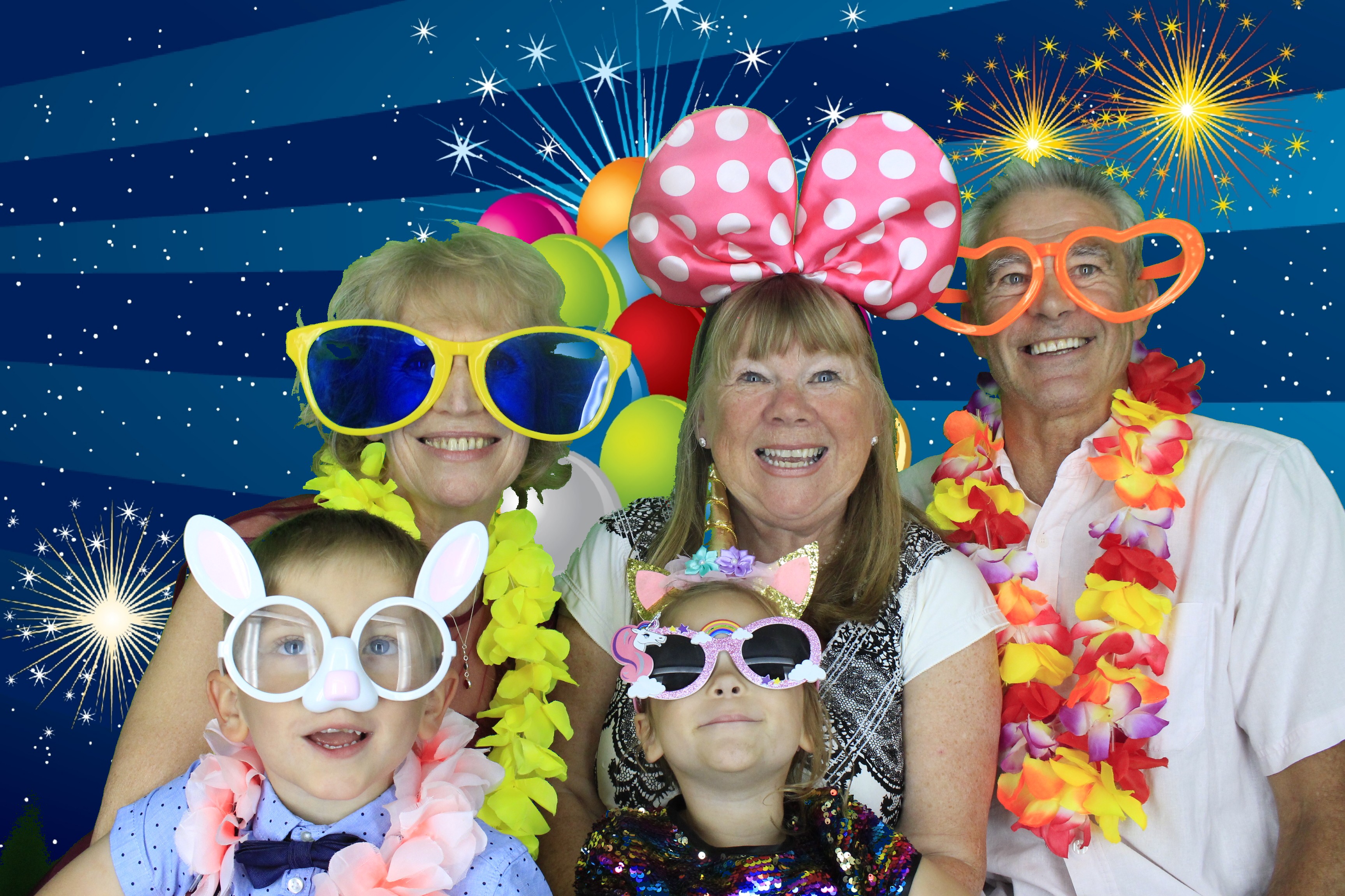 Lin's 60th Birthday | View more photos from the event at gallery.myphotoboothexperience.co.uk/u/MyPhotoBoothExperienceLtd/Lins-60th-Birthday